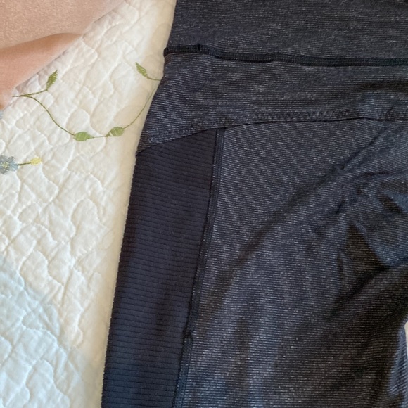 Lululemon mid rise leggings - Picture 4 of 6